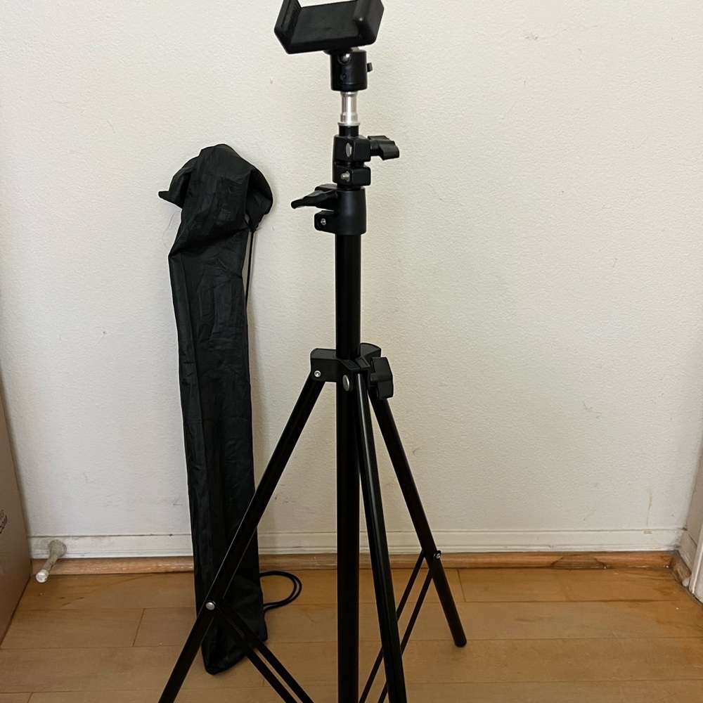 Group photo phone holder